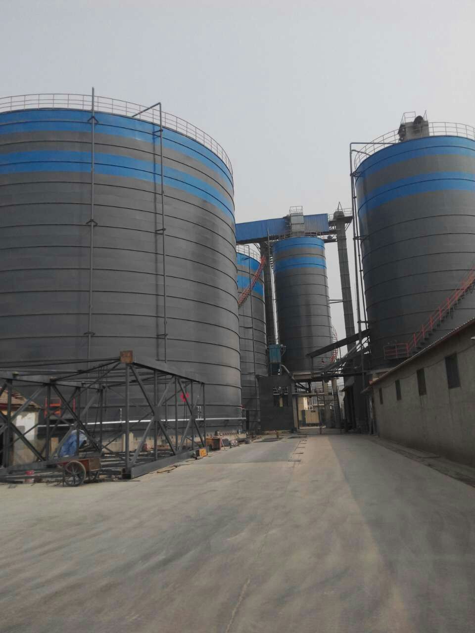 海勃湾粉煤灰储存库基础怎么建造